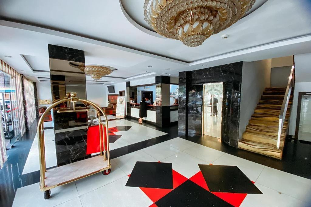 Lucky Star Hotel Наґойя Екстер'єр фото