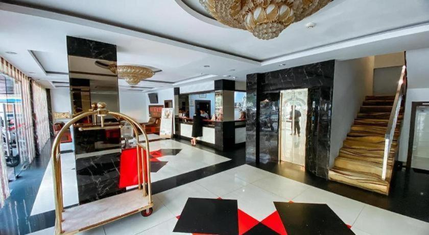 Lucky Star Hotel Наґойя Екстер'єр фото